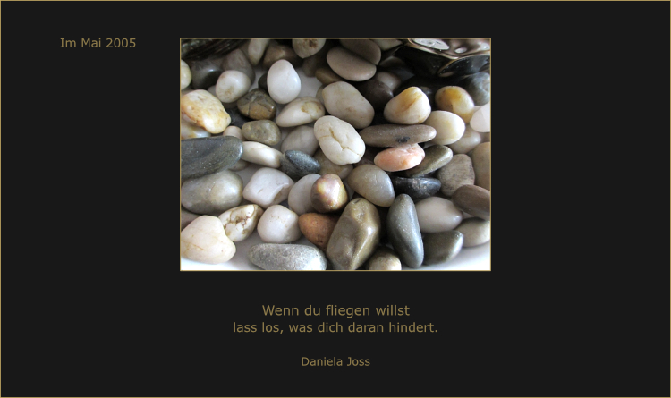 Durch Reibung, vom Wasser geschliffene Kieselsteine.