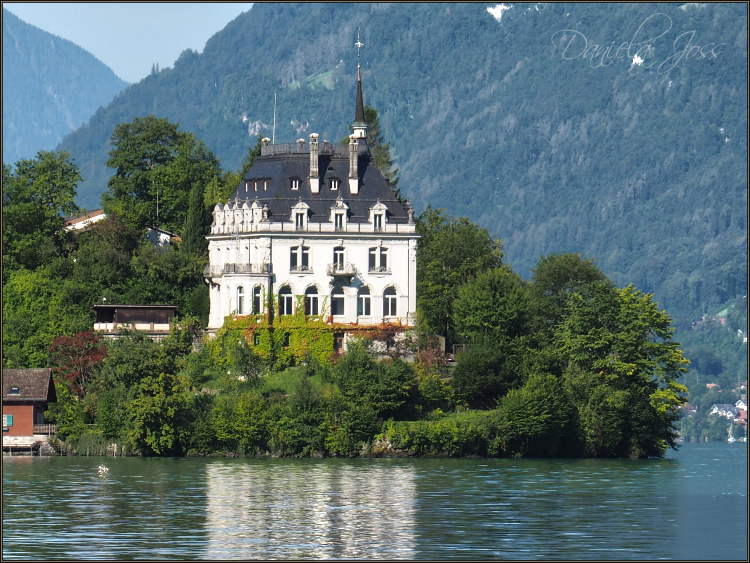 Daniela Joss - Von Iseltwald nach Giessbach auf dem See-Uferweg