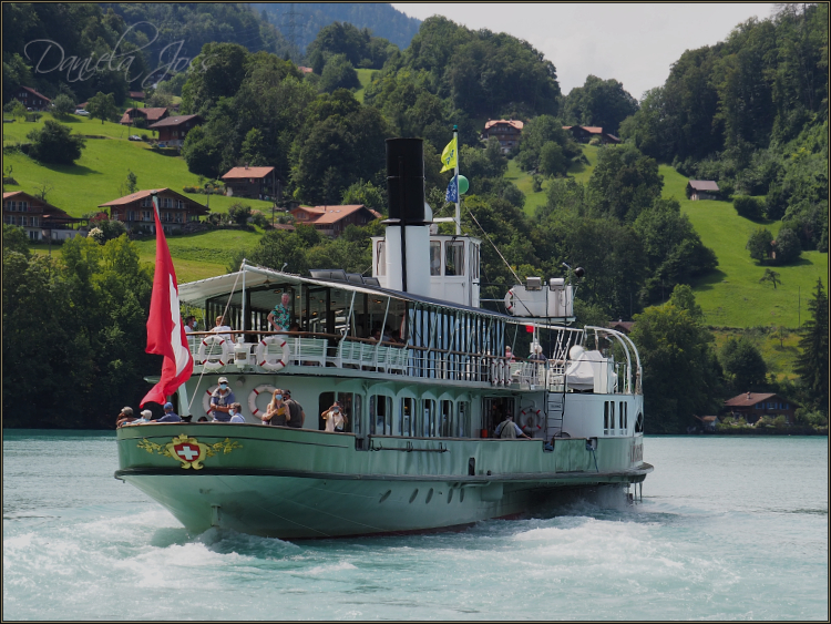 Daniela Joss - Von Iseltwald nach Giessbach auf dem See-Uferweg