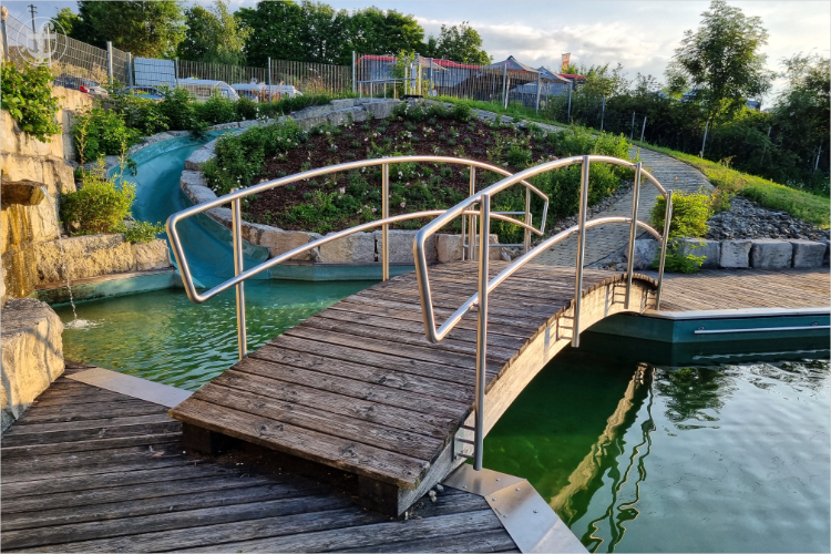 Brücke aus Holz von Daniela Joss