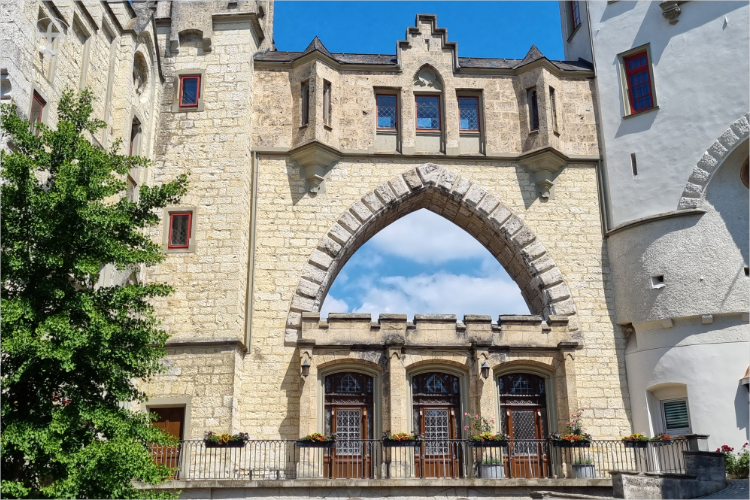 Grosser Torbogen Schloss Hohenzollern von Daniela Joss