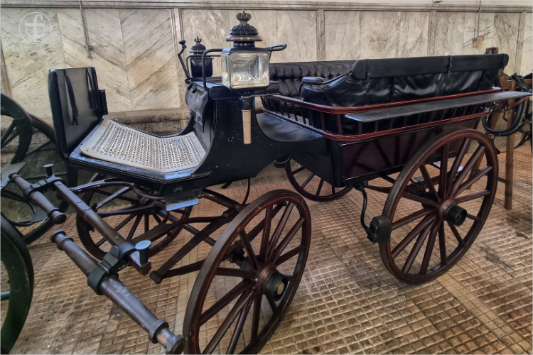 Die berühmteste preussische Staatskutsche der Hohenzollern, die Gala-Berline, stammt aus dem Jahr 1858 von Daniela Joss.