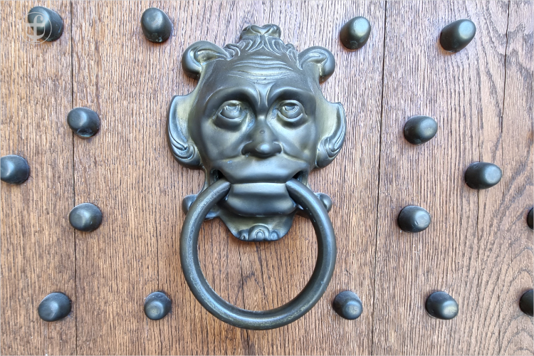 Türklopfer auf Schloss Hohenzollern Sigmaringen von Daniela Joss