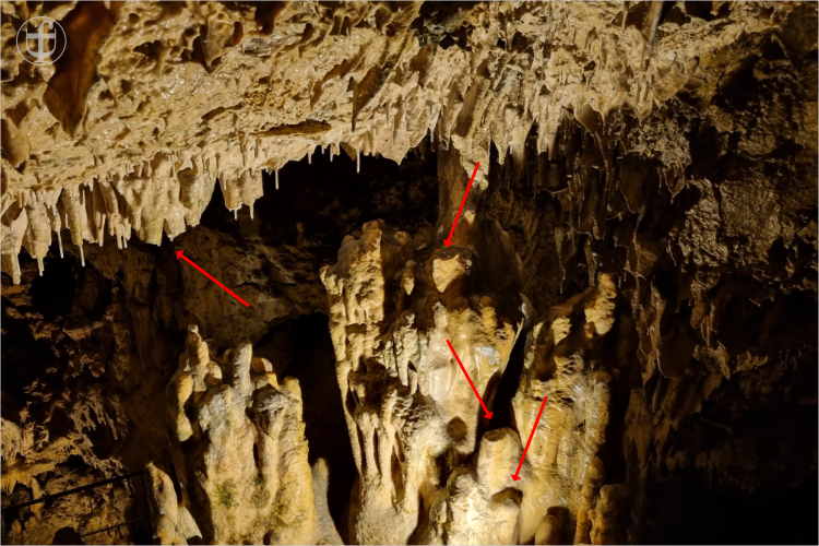 zerstörte Tropfsteinhöhle von Daniela Joss