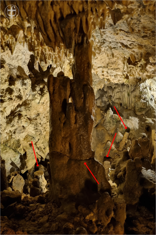 zerstörte Tropfsteinhöhle von Daniela Joss