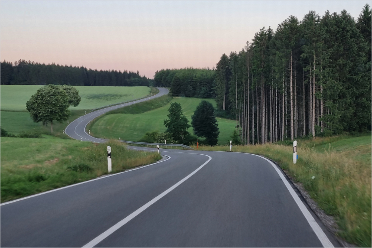 Einsame Landstrasse nach Fridingen von Daniela Joss