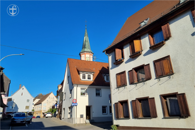 Möhrigen, Turm der katholischen Pfarrkirche St. Andreas im neugotisches Stil von Daniela Joss