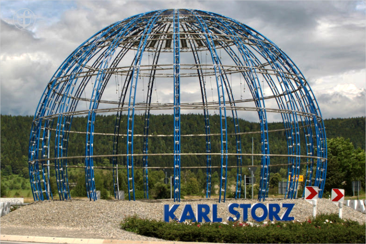Karl Storz Weltkugel, Kreisverkehr in Tuttlingen von Daniela Joss