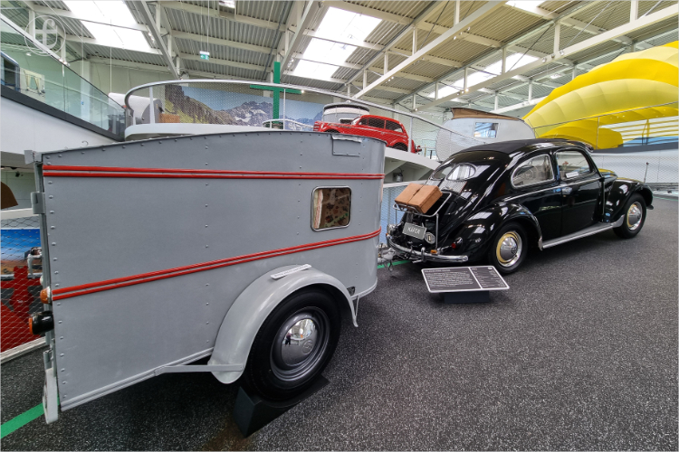 Sportberger G2 1946 und VW-Käfer 1952 von Daniela Joss