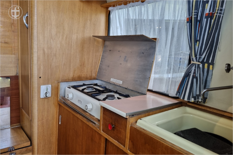 Bürstner Delphin 280 L De Luxe 1961 Innenansicht, Küche und Waschbecken von Daniela Joss