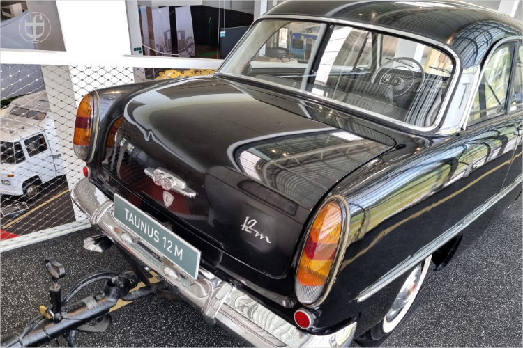 Ford Taunus 12M 1957 Heckansicht von Daniela Joss