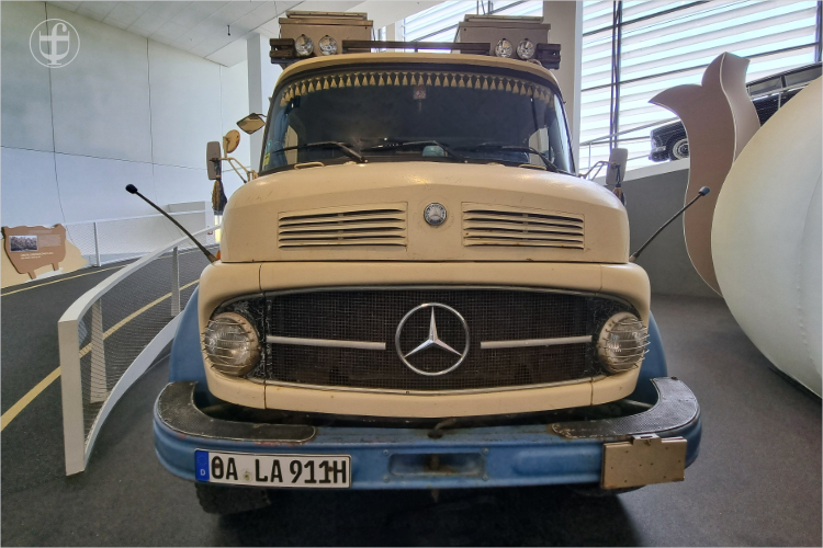 Daimler-Benz LA911 B MA  1977 Frontansicht von Daniela Joss